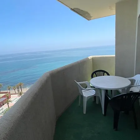 Benal Con Vista Frontal Al Mar