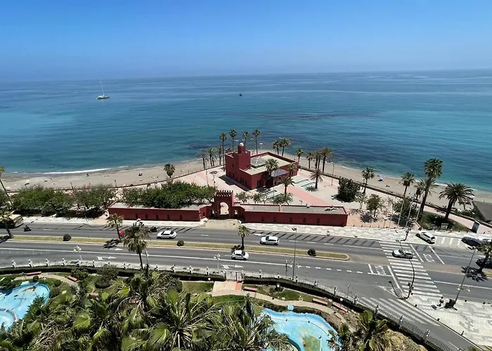 Benal Con Vista Frontal Al Mar